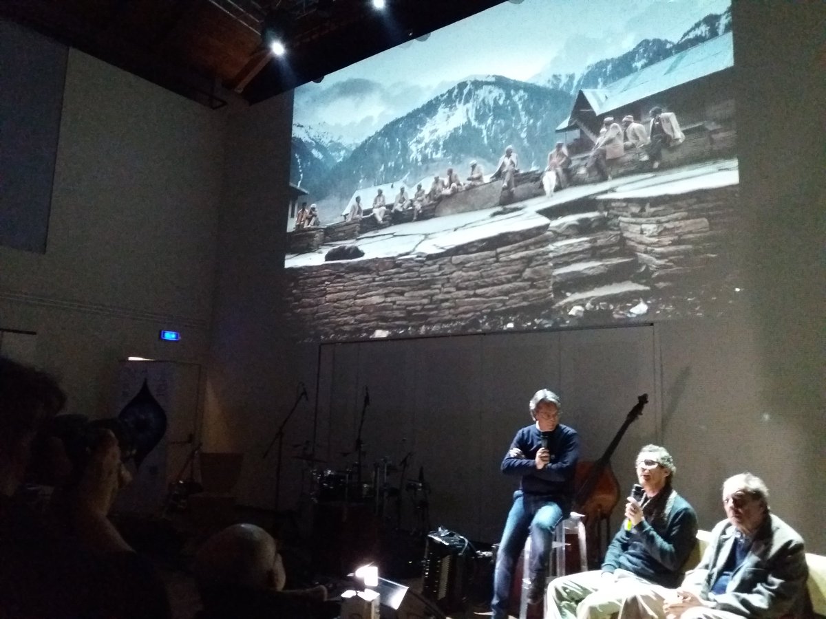 LDOsocial's tweet photo. Ho visto cose, obiettivo mondo.
Il racconto fotografico di Ivo Saglietti e Andrea De Franciscis, modera Marcello Napoli.
#ldo2016 https://t.co/pxCprpaFdi