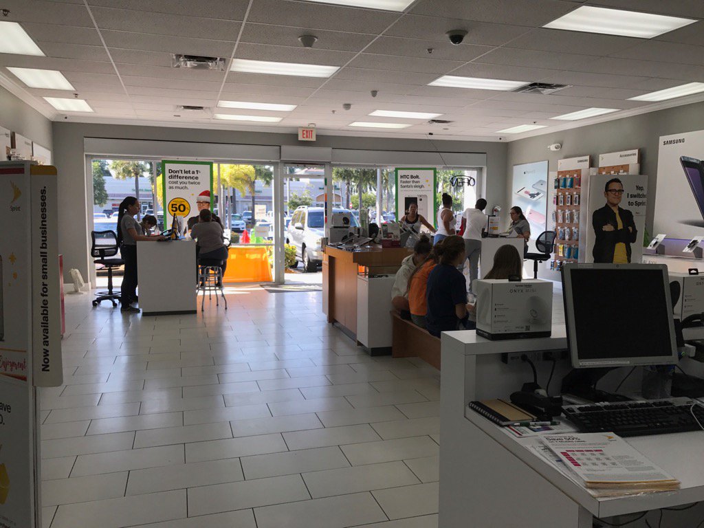 SPRINTPEM's tweet photo. We got a full store! #pem #cooking #sprint @SprintLana @clubric https://t.co/OVVnJwT3UX