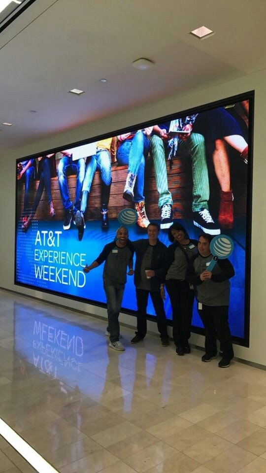 thewillbrown4's tweet photo. We love our Jobs! #attexperienceweekend #lifeatatt https://t.co/Yj0eMG8Qj6