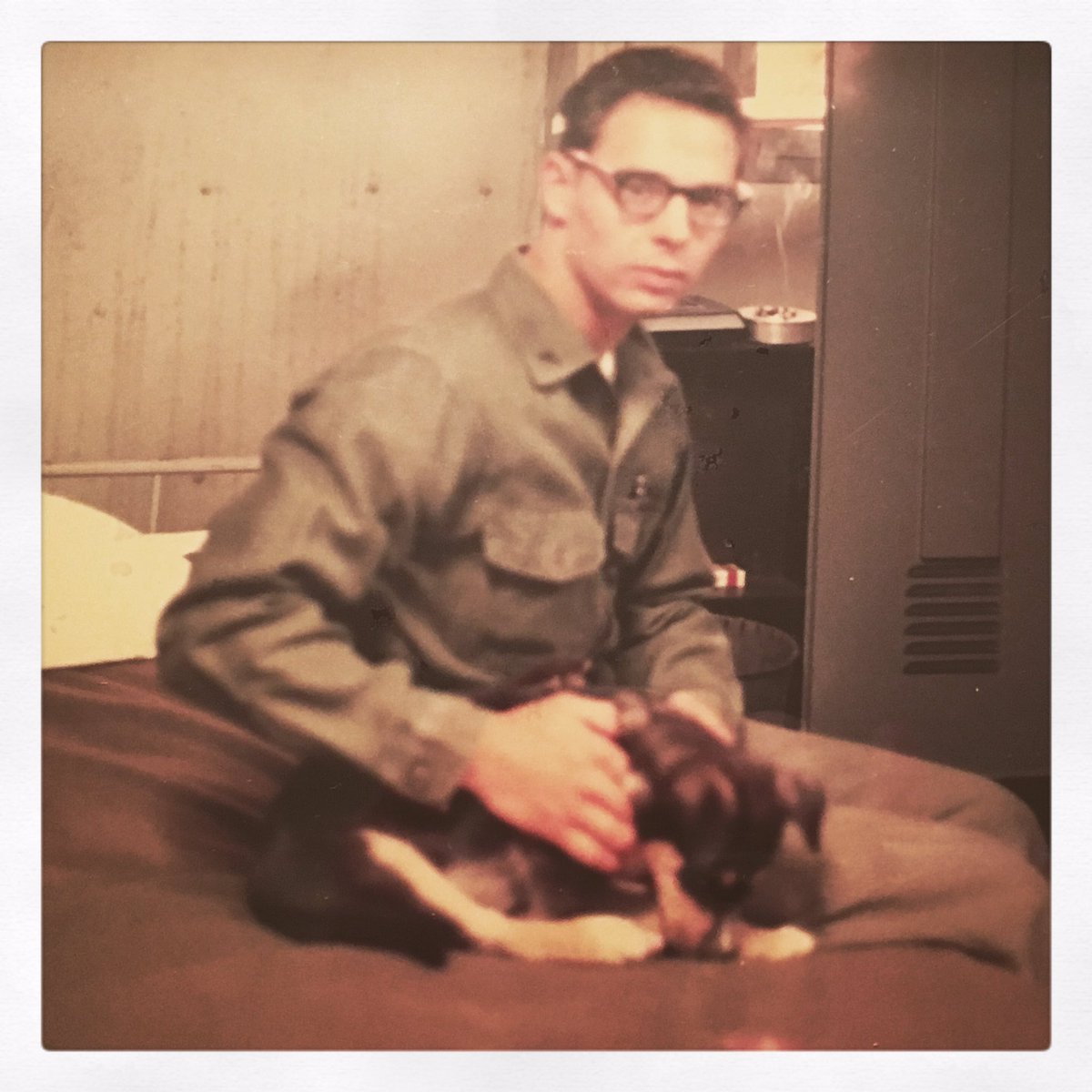 CrystalKach's tweet photo. My Dad's strength has taught me to never quit. #VeteransDay #USMC #lifeatkohls https://t.co/2f7aNxpUEH