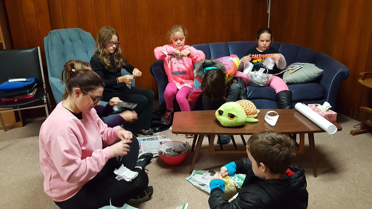FLL18806's tweet photo. Getting ready for competition #messy #Corevalues #flltweets #fun https://t.co/2cpDb2Bx7S
