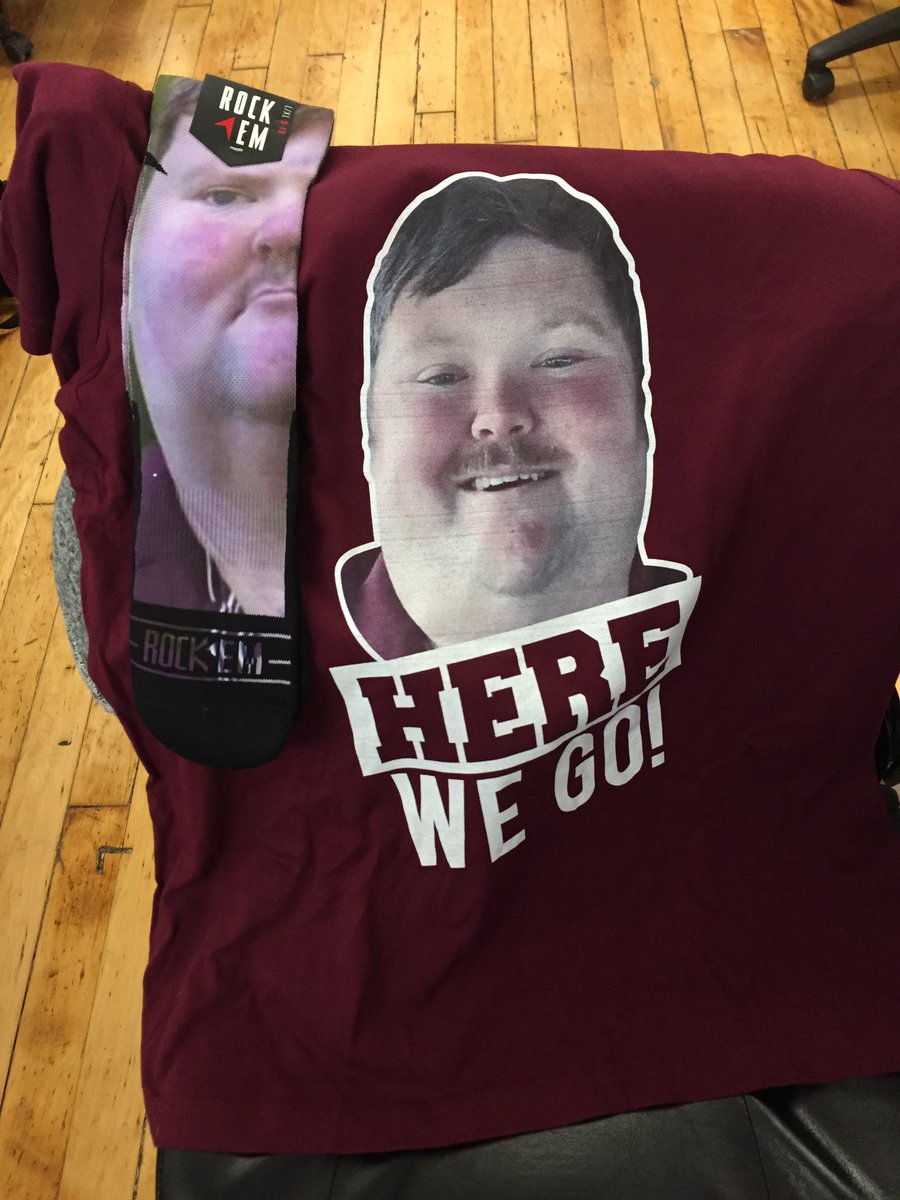 hen_ease's tweet photo. #ootd https://t.co/2qfLFC0VfB