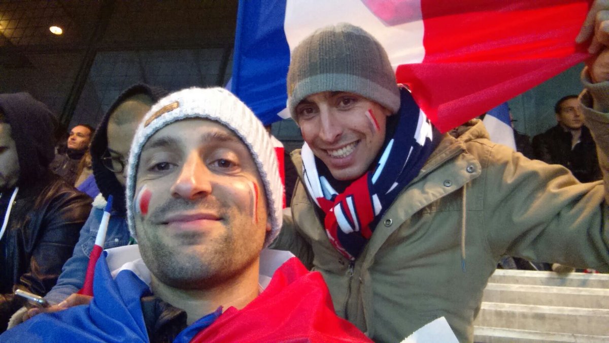 secanto31's tweet photo. #ECLAIRONSLESBLEUS https://t.co/6W3XRoWvvw
