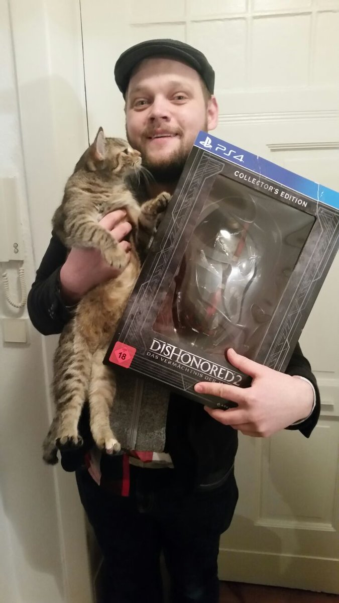 LoGGn09's tweet photo. In der U-Bahn jede Menge eifersüchtige Blicke kassiert. Ich freu mich schon auf @dishonored 2! :D https://t.co/Sju9Tp9l0p