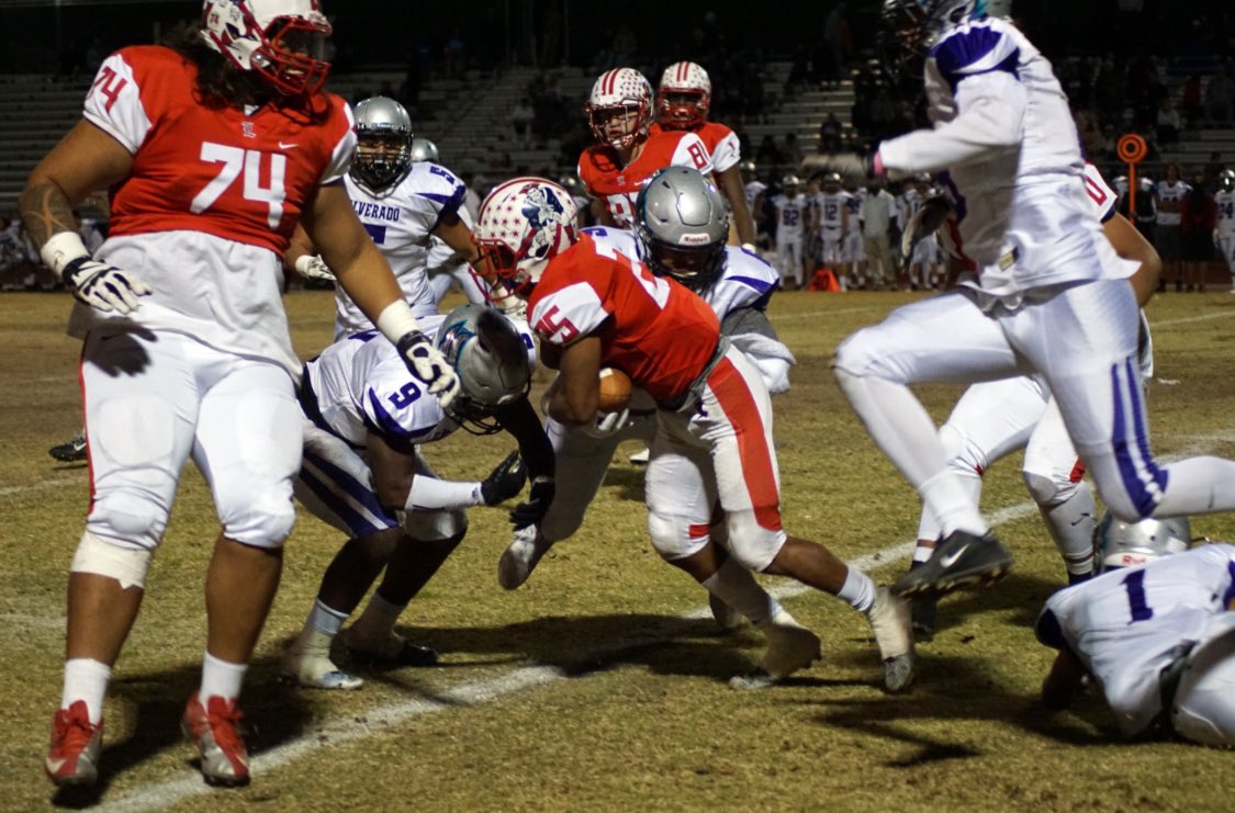 CoachMoniz's tweet photo. #25RB Kishon Pitts grinding out yards for No.25 Liberty HS(NV) Patriots win 37-6! #702HSFB @MPowell01_ https://t.co/7623JbttB6