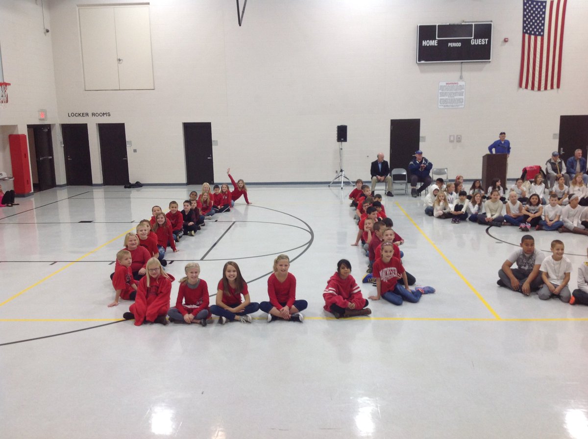 classhanback's tweet photo. What a great way to celebrate our local veterans on Veteran's Day 4th graders!  @MIS_SocialMedia https://t.co/q8GInwFkOO