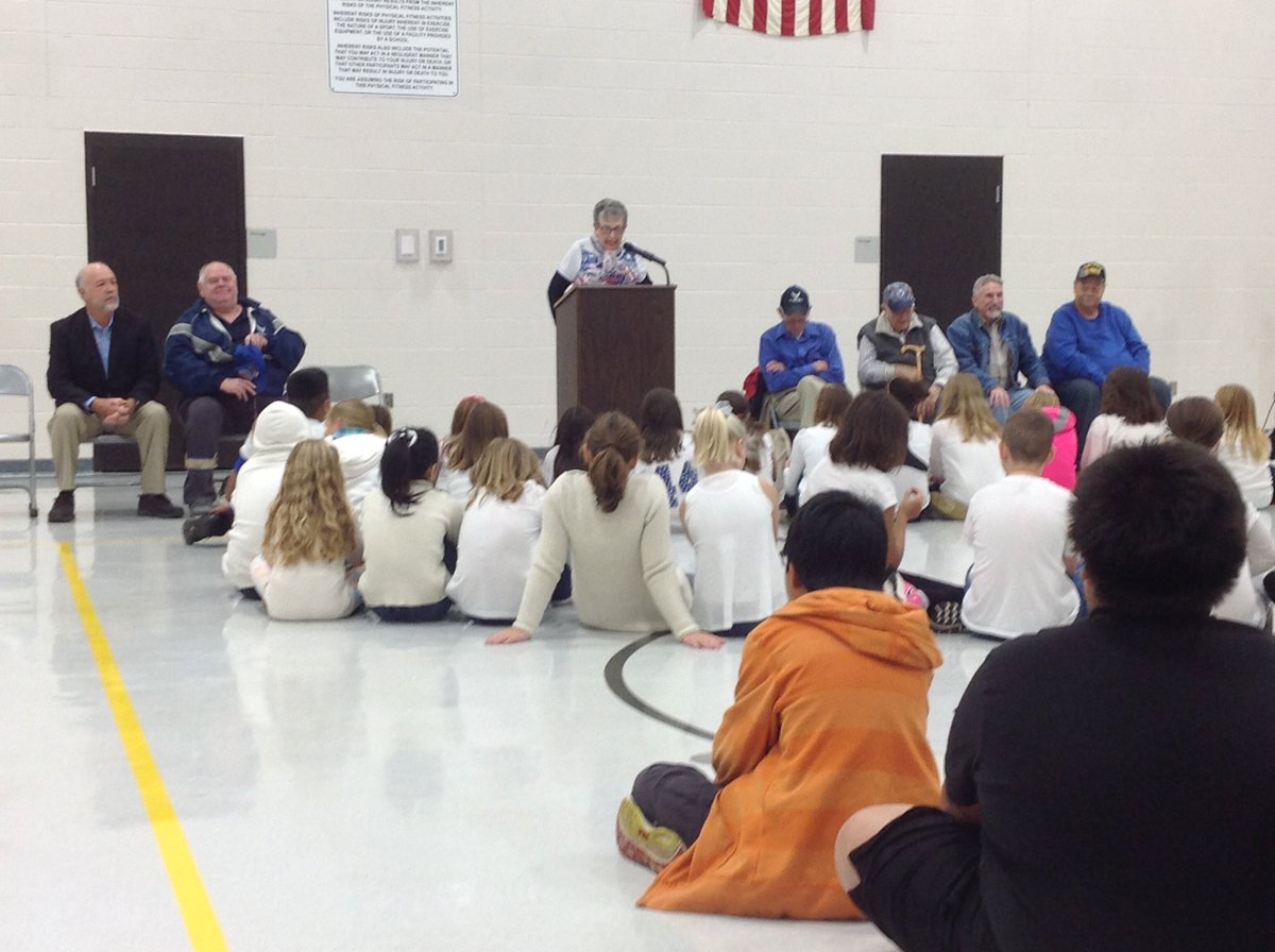 classhanback's tweet photo. What a great way to celebrate our local veterans on Veteran's Day 4th graders!  @MIS_SocialMedia https://t.co/q8GInwFkOO