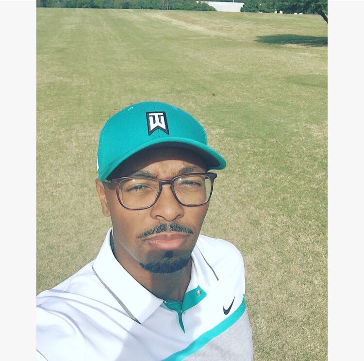 EdwardBogard's tweet photo. Golf in November. #illtakeit #highof70 #reportinglive #fromthecenterofthefairway #golf ⛳️ https://t.co/QelQP3skx2