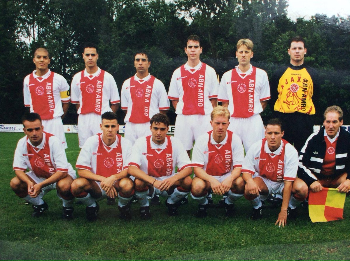 Trainer @FCBreukelen (staand 2e links) tegen ass.trainer @Ajaxzaterdag (staand geheel rechts) morgen 14:30 uur ... Yahiaoui vs van der Wal