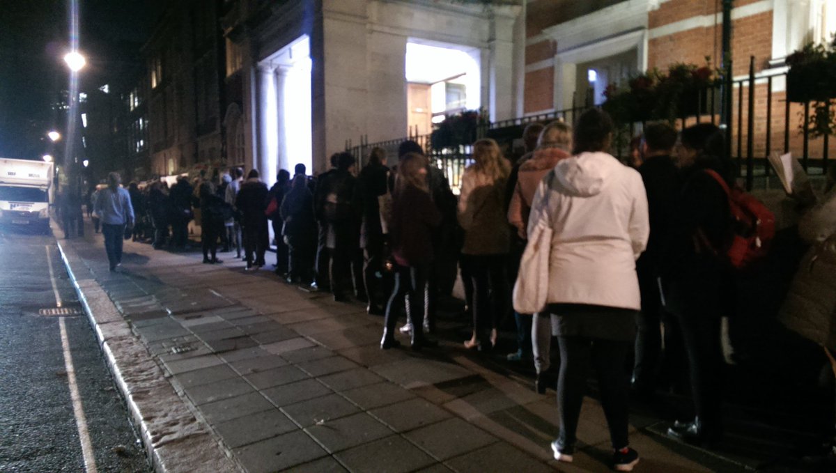 cityscapesUK's tweet photo. Who says horticulture isn't popular? Queuing @The_RHS #RHSLondon #UrbanGardenShow https://t.co/AX0at3dx4c