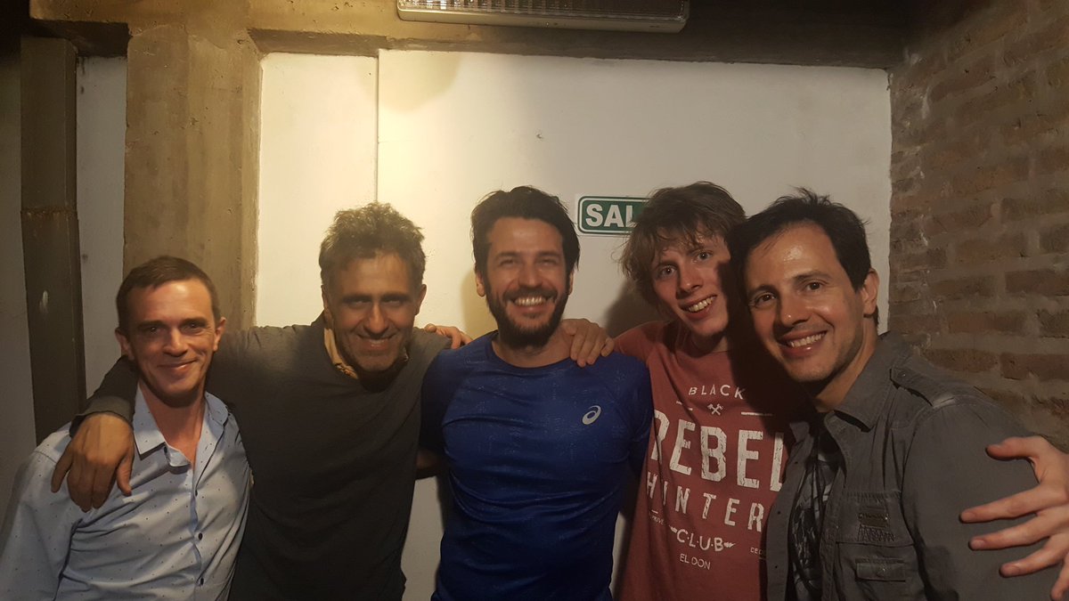 Gracias a los queridos amigos por acompañarnos en otra hermosa función de <a href="/LosOjosDeAna/">LOS OJOS DE ANA</a> jueves 21 hs Espacio Callejón