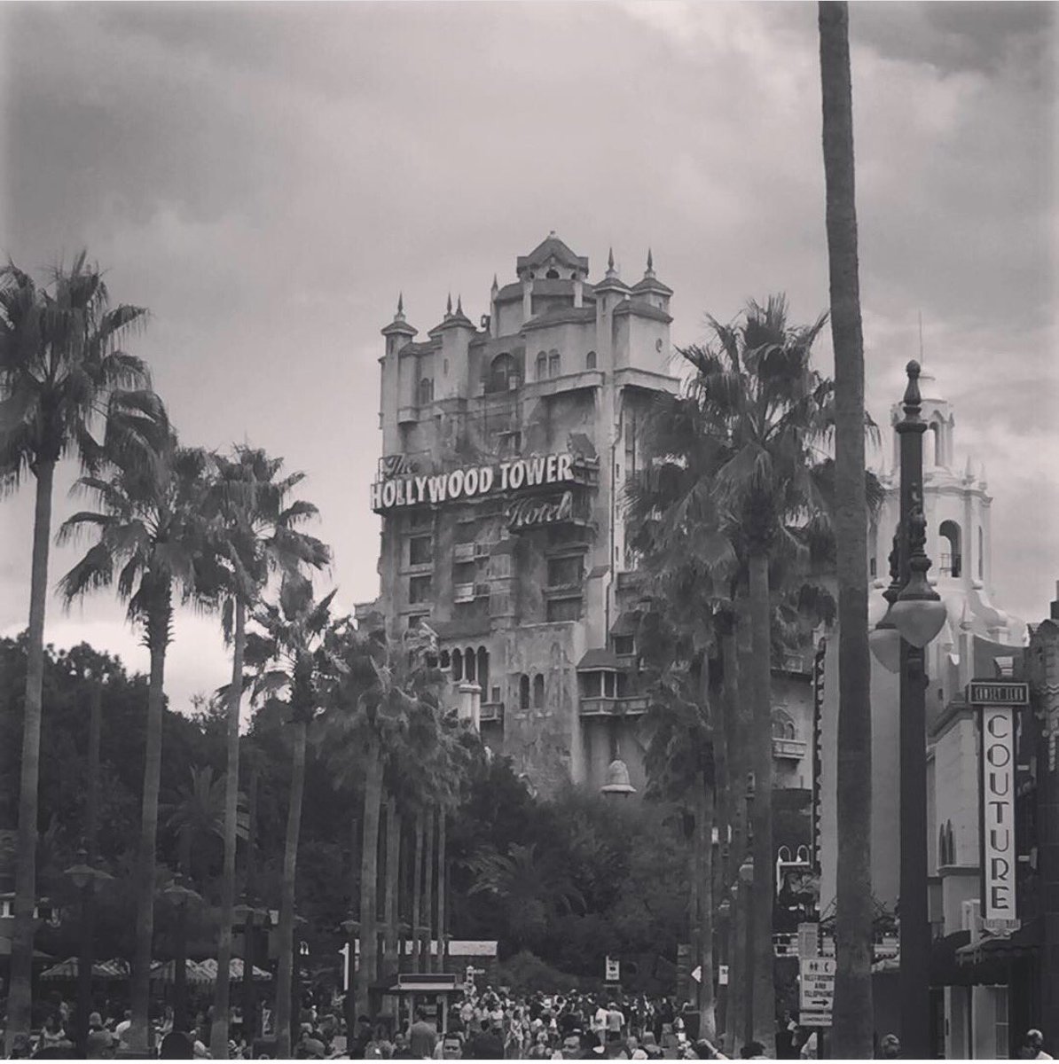 HorrorFanatic77's tweet photo. Tower of Terror @WaltDisneyWorld #TowerOfTerror #TwilightZone 🎃 https://t.co/2oy8Mv92aq