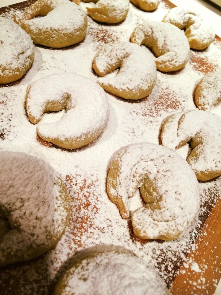 #tarallucci #cookingwithrosanna #rosannacooking #abruzzostyle #italianstyle #ny #italianfood #abruzzo #confetturamontepulcianodabruzzo #