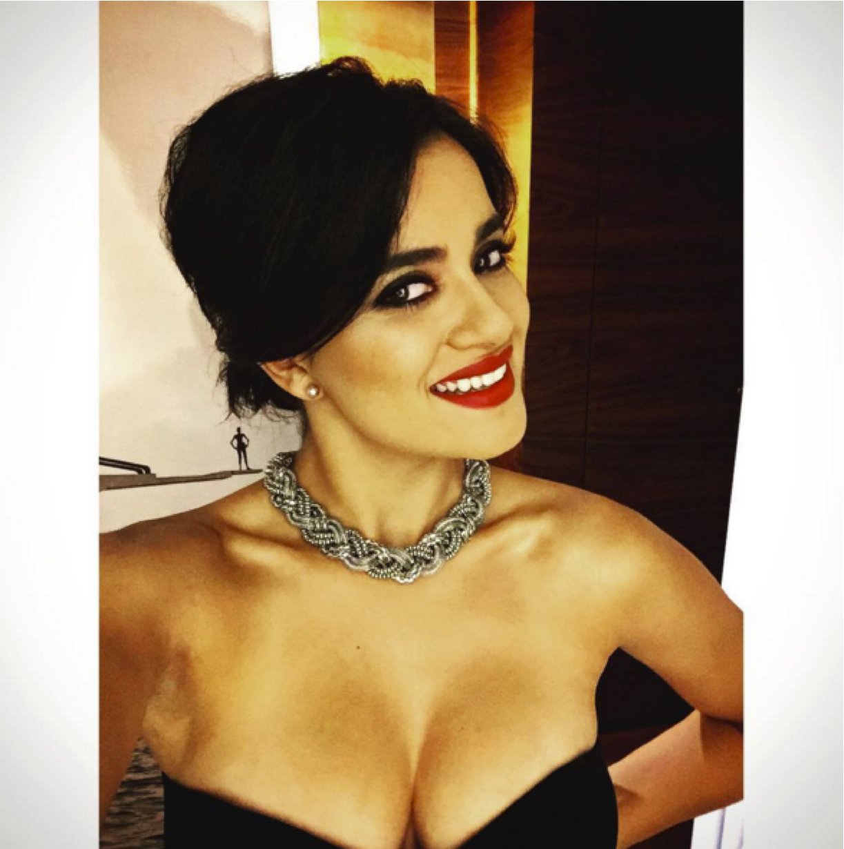 FHM on X: Paulina Gaitan, Pablo Escobar's Wife In 'Narcos', Just Shared A  Pic In A Low-Cut Tank That's So Hot. t.coNNrnYjMrDb @paugaitan  t.cofLdwnhgv8n  X