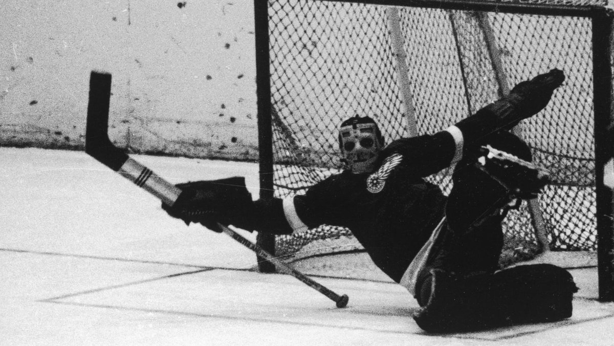 NHLPR's tweet photo. THIS DATE IN 1962: @DetroitRedWings goalie Terry Sawchuk earns his 350th victory. https://t.co/VopjTWGVZe https://t.co/qCuT3Fr63n