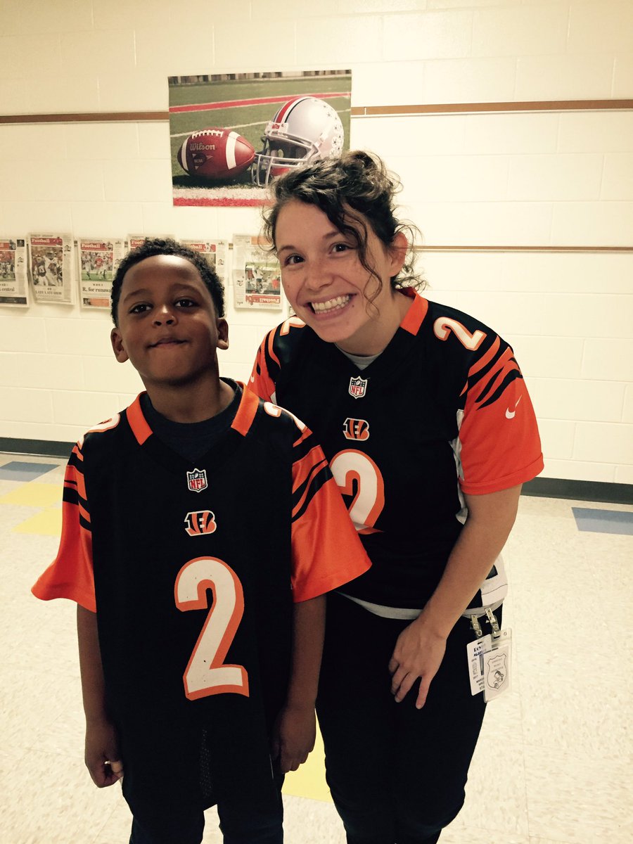 MissWrightRM's tweet photo. @blacrob03 Thanks for letting Robert support our team and be my twin today!!! https://t.co/kKSLrX7JLI