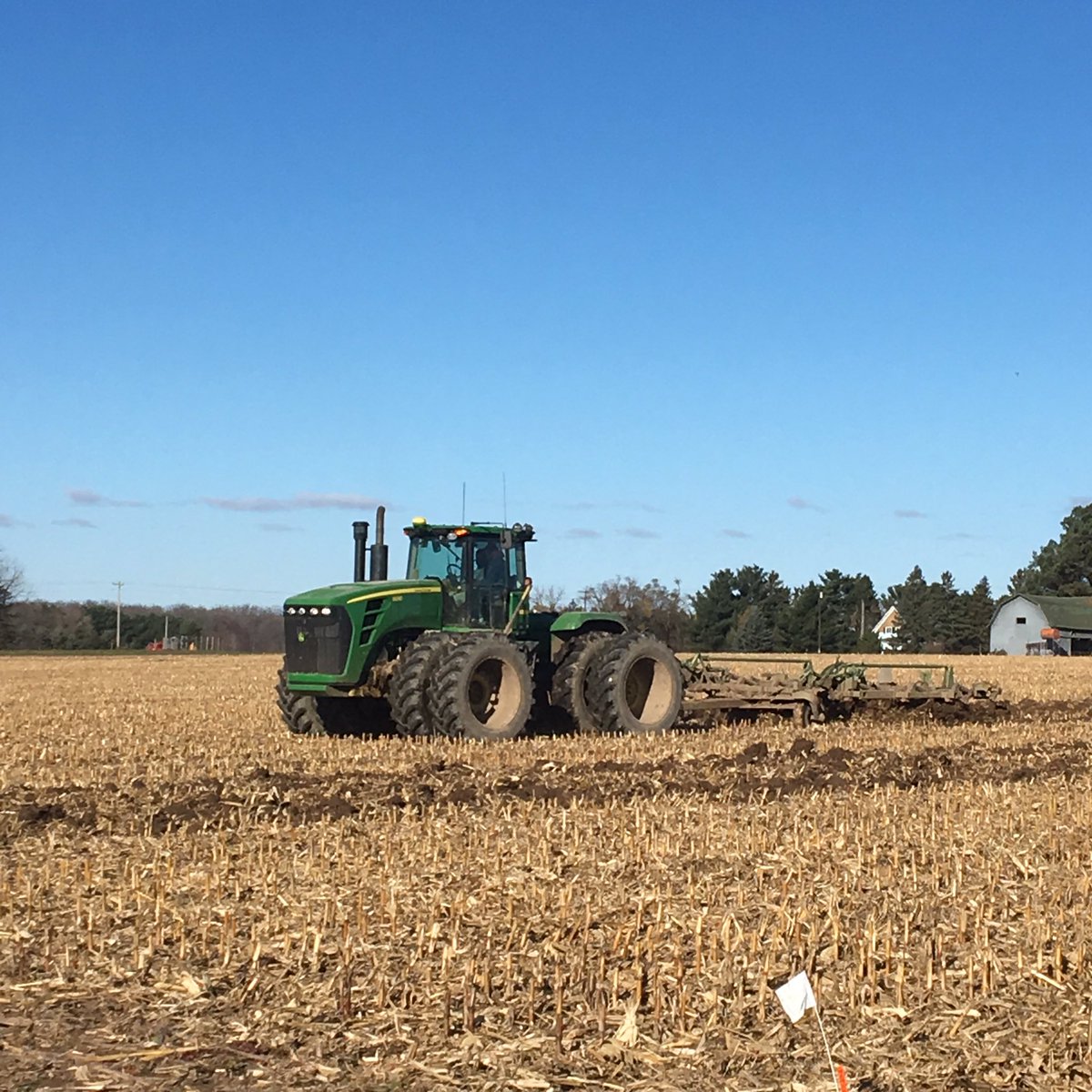 MikeGronski's tweet photo. Getting ready for 2017 tillage trial at Pankratz Farms with @PankratzPlot @rtb175 @jbrow170 @tichyva @TractorCentral https://t.co/akastk8Ncr
