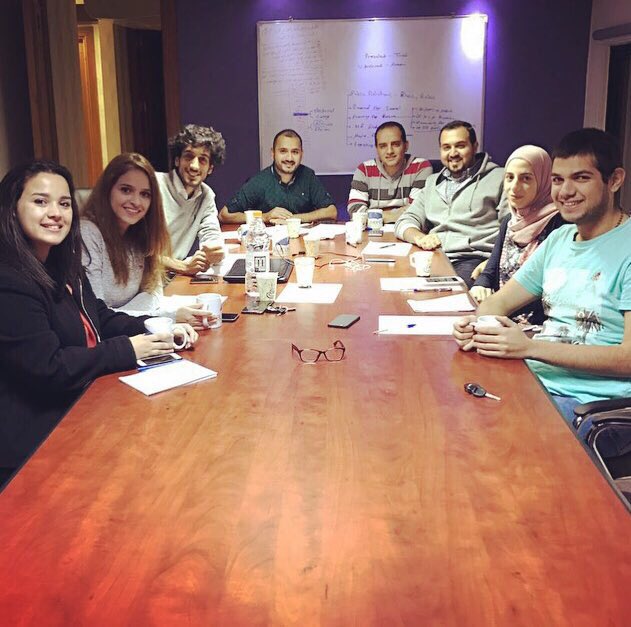 JordanIYAF's tweet photo. عندما تحب ما تعمل ، تبذل قصارى جهدك ! فريق IYAF في اجتماعهم الأسبوعي. 
#حب_الأردن #الاردن #عمّان #IYAF https://t.co/TaEghM8eM0