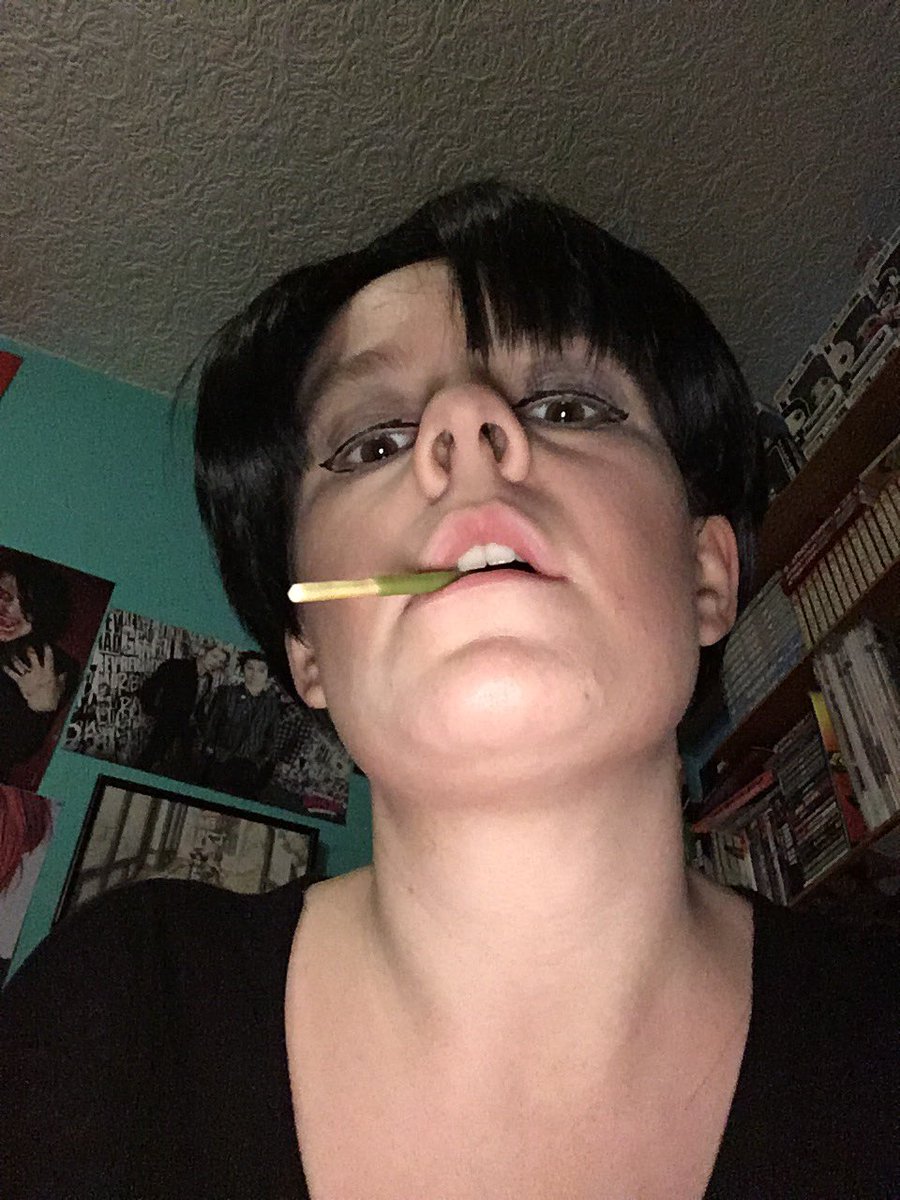 Reo_Dreams01's tweet image. &quot;Eren why are you looking at me like that? What the fuck is pocky day?&quot; #leviackermancosplay #beginnercosplayer