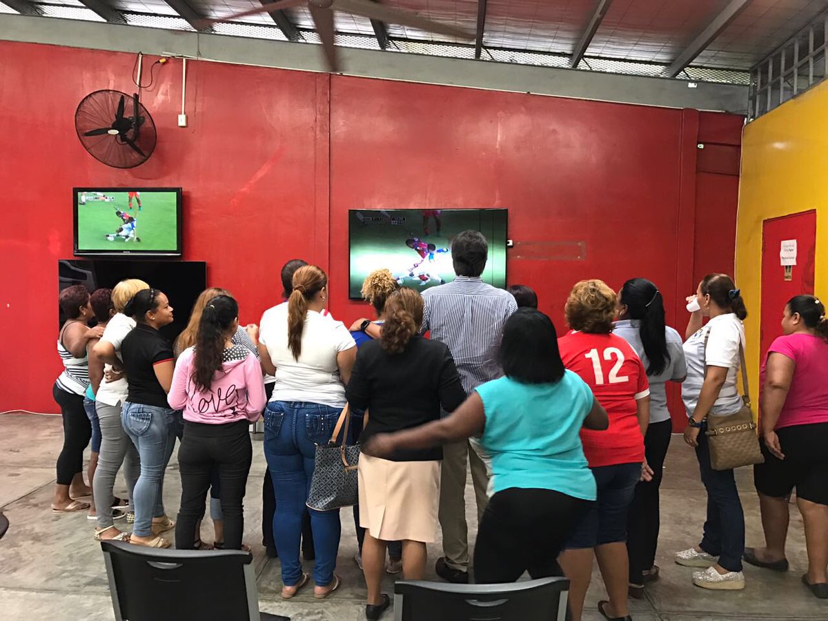 AlemanPancho's tweet photo. A esta hora todos @SomosLaSele viendo y apoyando a #Panama #VivaPanamá #PanamaVsHonduras https://t.co/fEki5TvEmF
