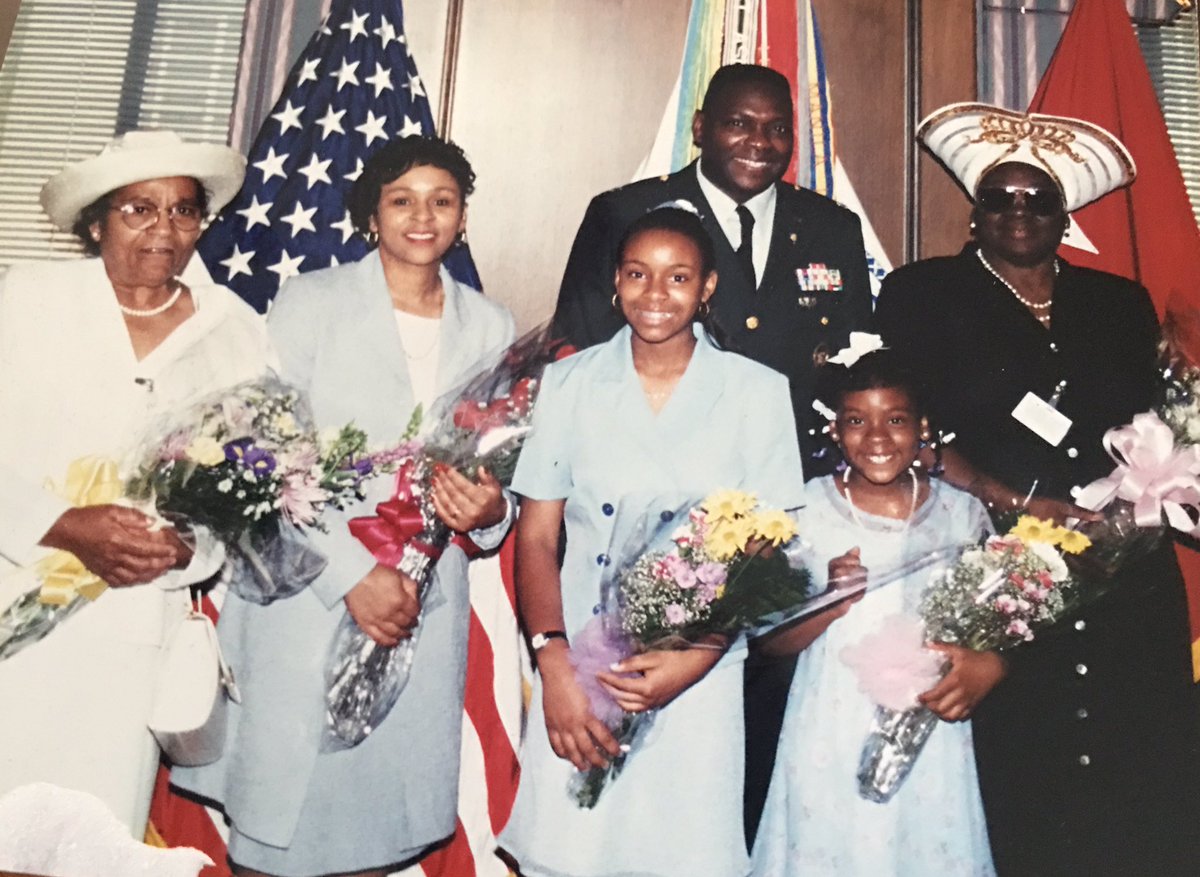 LaurenColemanTV's tweet image. Happy Veterans Day Dad! #armystrong #30yearsofservice  #VeteransDay