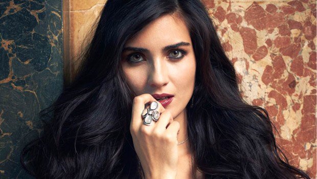 AzizovPopuler's tweet photo. ANKET;
#TubaBukuyustun #tubabüyüküstün RT
#fahriyeevcen LIKE https://t.co/WymJrEOdSa