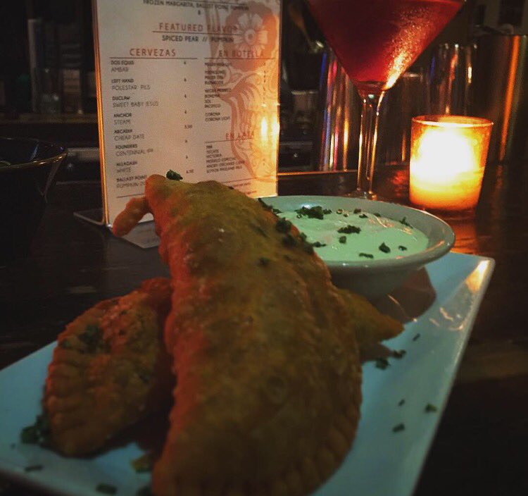 DosSegundos's tweet photo. I think one thing we can all agree on is that empanadas make a bangin late night snack https://t.co/wq1MzYgWRD