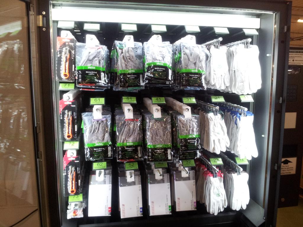 gesmatik's tweet photo. #Gesmatik es el sistema seleccionado por importante operador logístico textil. Guantes, cutter, tapones... https://t.co/i4zYCcd54E