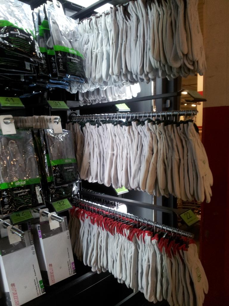 gesmatik's tweet photo. #Gesmatik es el sistema seleccionado por importante operador logístico textil. Guantes, cutter, tapones... https://t.co/i4zYCcd54E