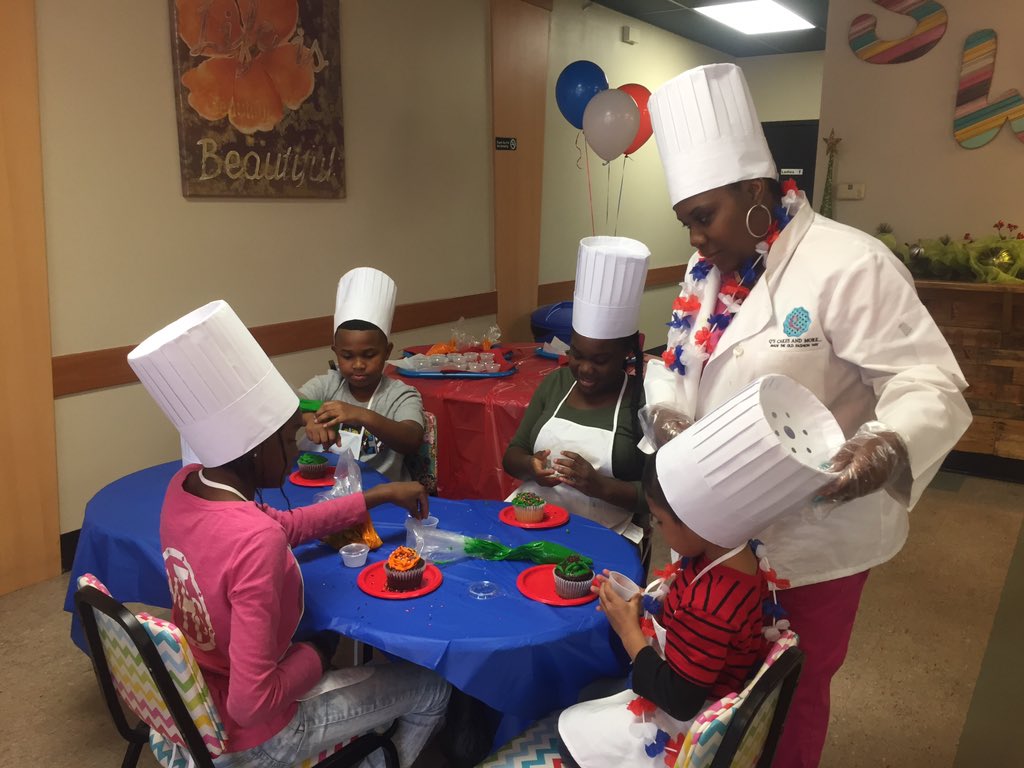 An Albany bakery owner decorated cupcakes with kids to celebrate #VeteransDay #futurebakers