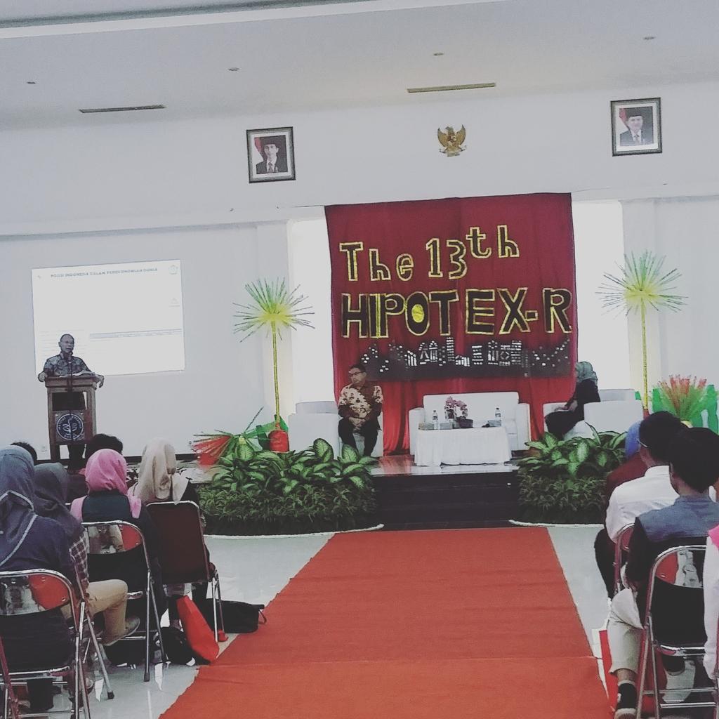 Seminar sesi 1 sudah dimulai, yuk disimak ya 😀