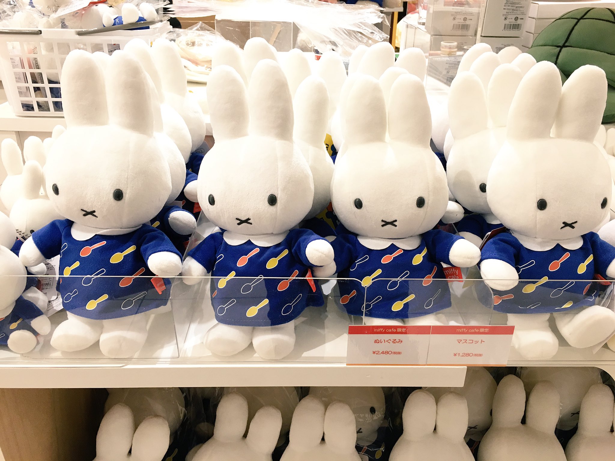 Minion Summer Cafe The Guest Cafe Diner 名古屋パルコ店 ミッフィーカフェグッズショップ 11 12 オープンからの初の土日 ミッフィーグッズをたくさん揃えています カフェご利用のお客様も その他お買い物をお楽しみのお客様も 皆様是非お立ち寄り