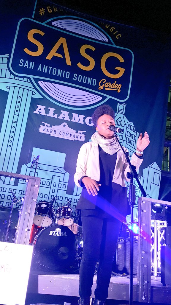 SASoundGarden's tweet photo. @MindofAMEA hittin' the stage #GrowLocalMusic https://t.co/qfSFCbwaiY
