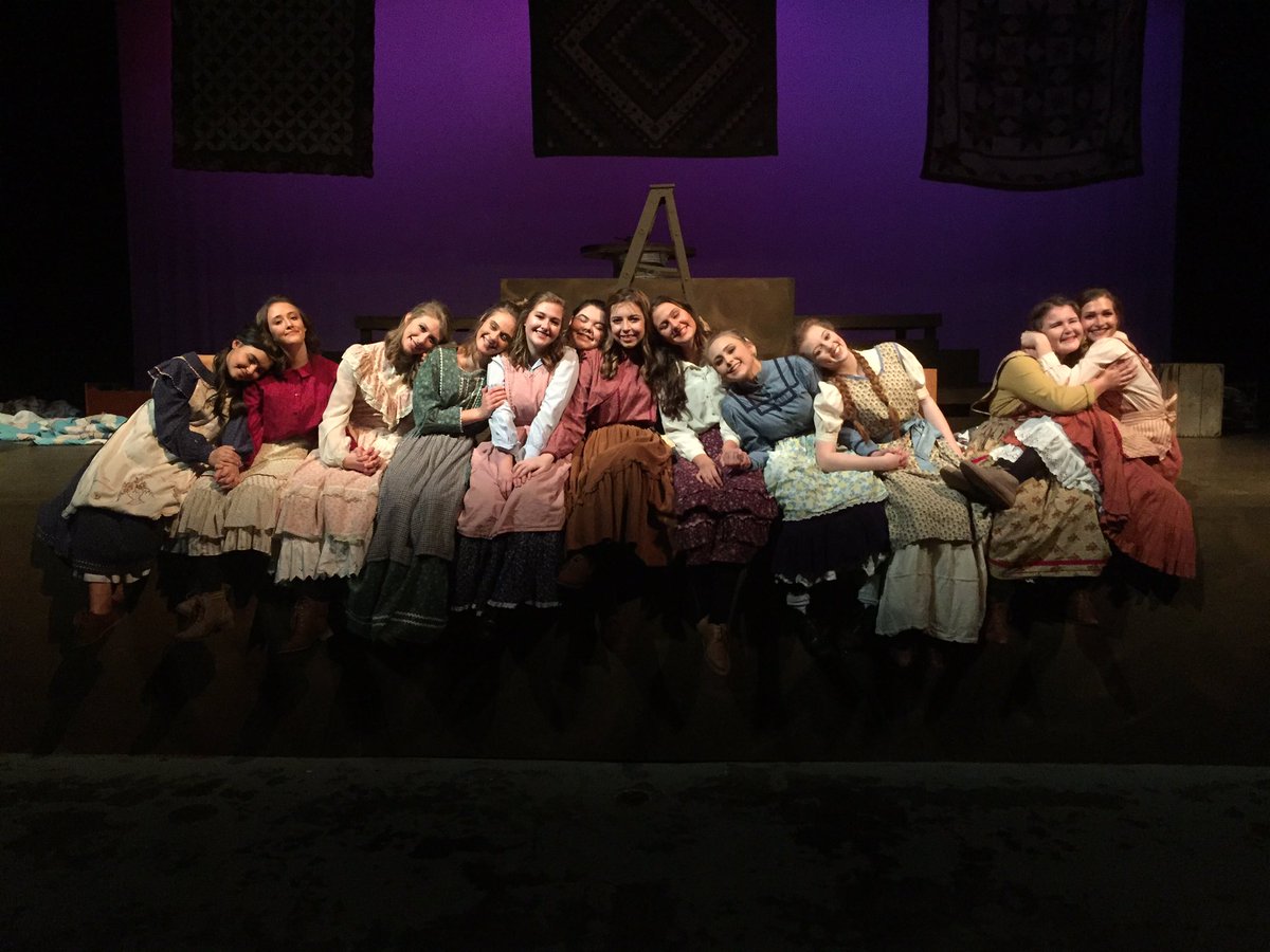 mrs_bpeters's tweet photo. So much love. 😍Wonderful show tonight girls! One more chance to see Quilters! Monday @ 7:00pm!! https://t.co/rbLdtz7A4W
