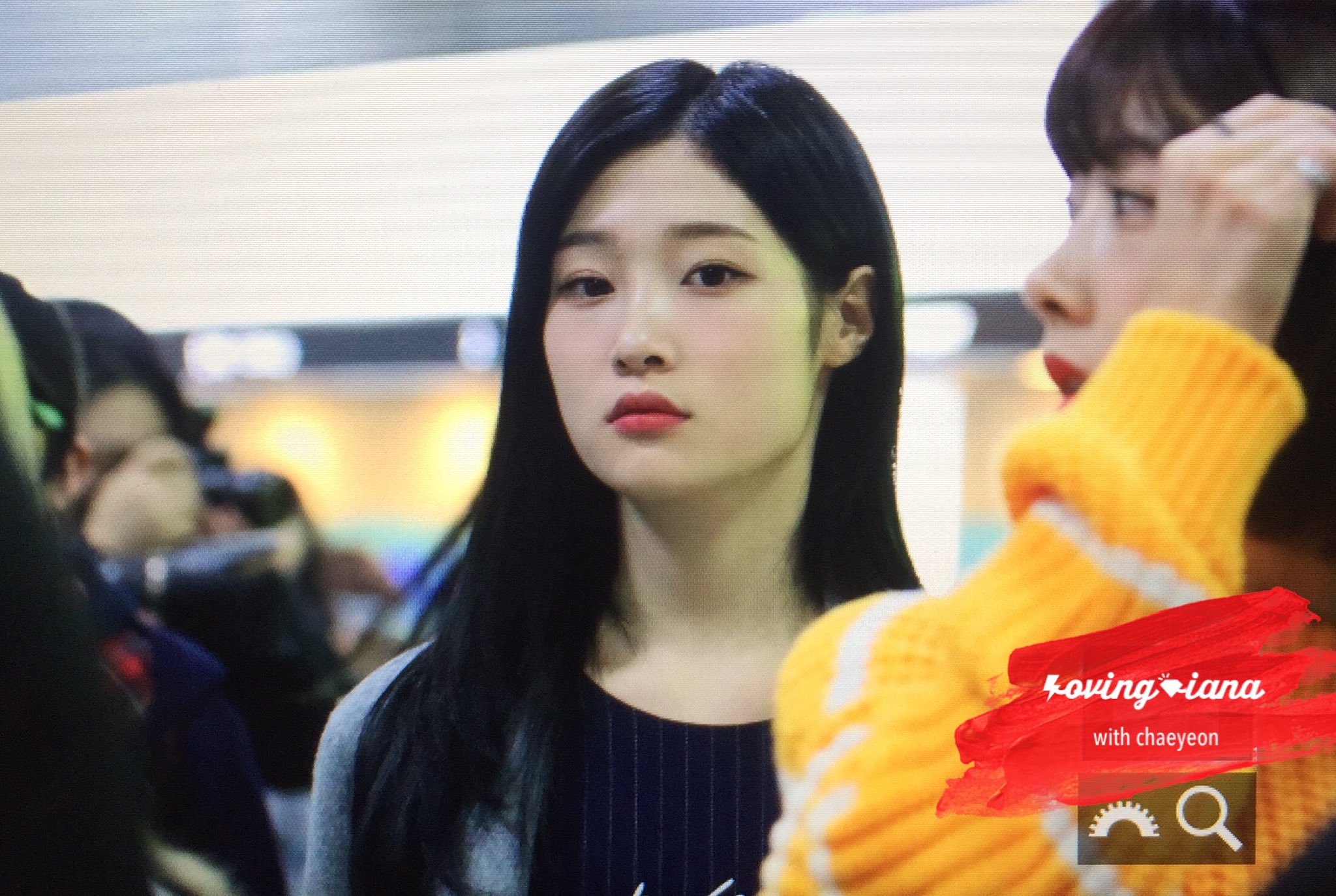 Loving Diana on Twitter "161112 김포공항 출발 프리뷰 우리챈 사람 아니지,, 🙊🙉🙈 DIA 채연