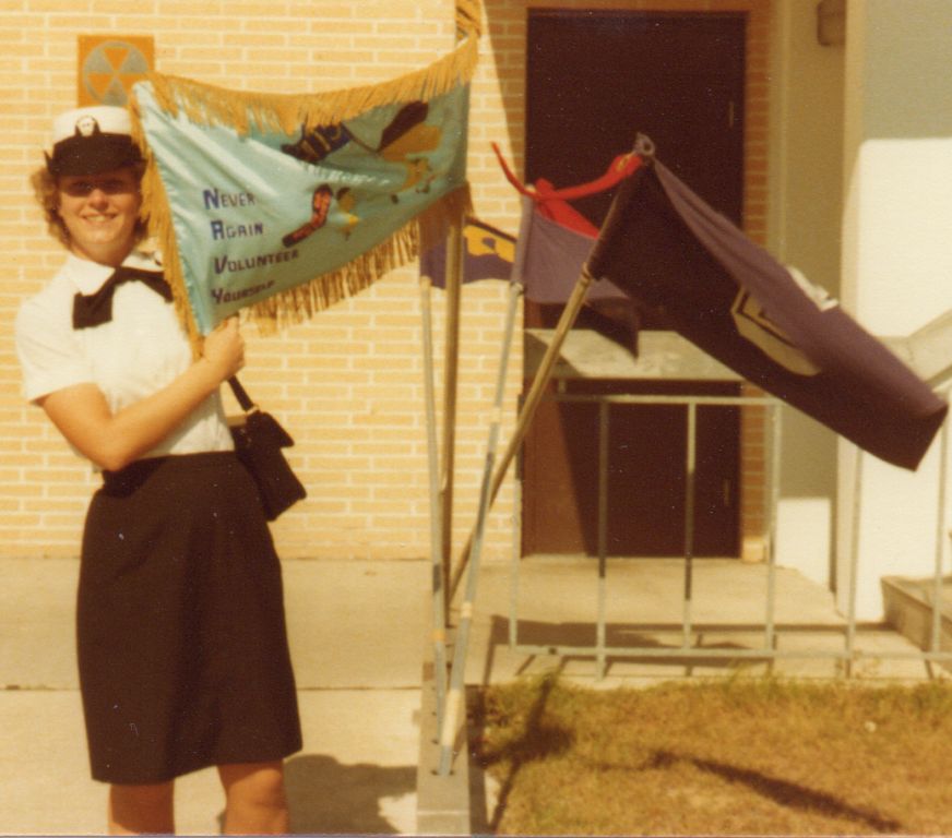 DDSyrdal's tweet photo. C'est moi, the day I graduated from Navy boot camp. #3073 #RTCOrlando https://t.co/DiKgTgE0nD