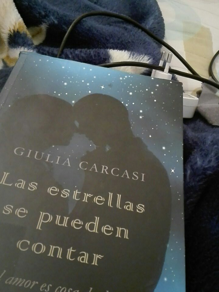 merewyn_'s tweet image. este libro me puede  ...