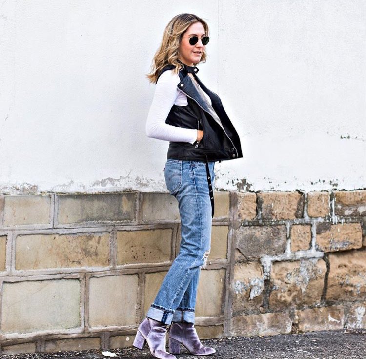 MollyBracken's tweet photo. Layer up buttercup ✨ #mollybracken #fashion #style #repost #ootd #layers #fall https://t.co/alV8Z8bCip