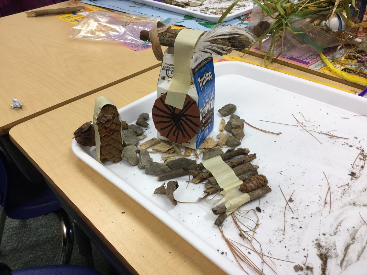 HSSD_mirazygi's tweet image. Making houses to match our jobs for our Colonial Village!! #BHSailors #Nature #LifeLongAgo #Create @TruMooMilk #HSSD