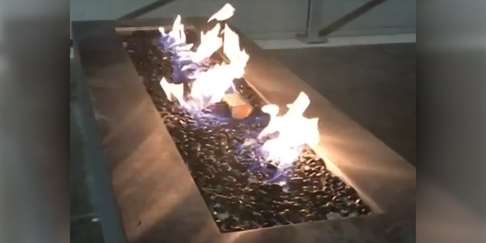 AltaTempe's tweet photo. How about a little outdoor dining or lounging by our #firepit this weekend? #TempeLiving 
📷 sylvia_wang_ https://t.co/uVCHv6wX5i https://t.co/Zf88uXGci1