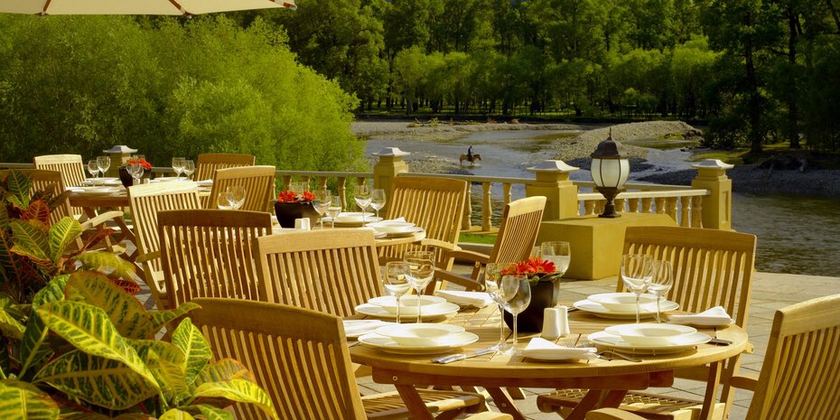 22-хон настай байхдаа эхлүүлж байсан бизнес маань энэ жил шилдэг зочид буудлын шагнал дахин авлаа. Хамт олондоо баяр хүргэе 👏🏼👏🏼👏🏼🏆