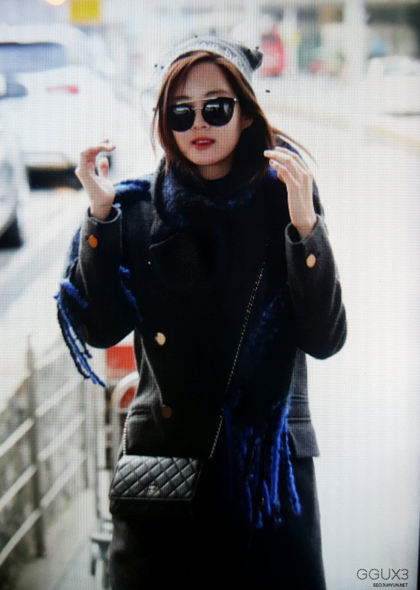 [PIC][12-11-2016]SeoHyun trở về Hàn Quốc vào hôm nay CxBe0STUkAAcuk5