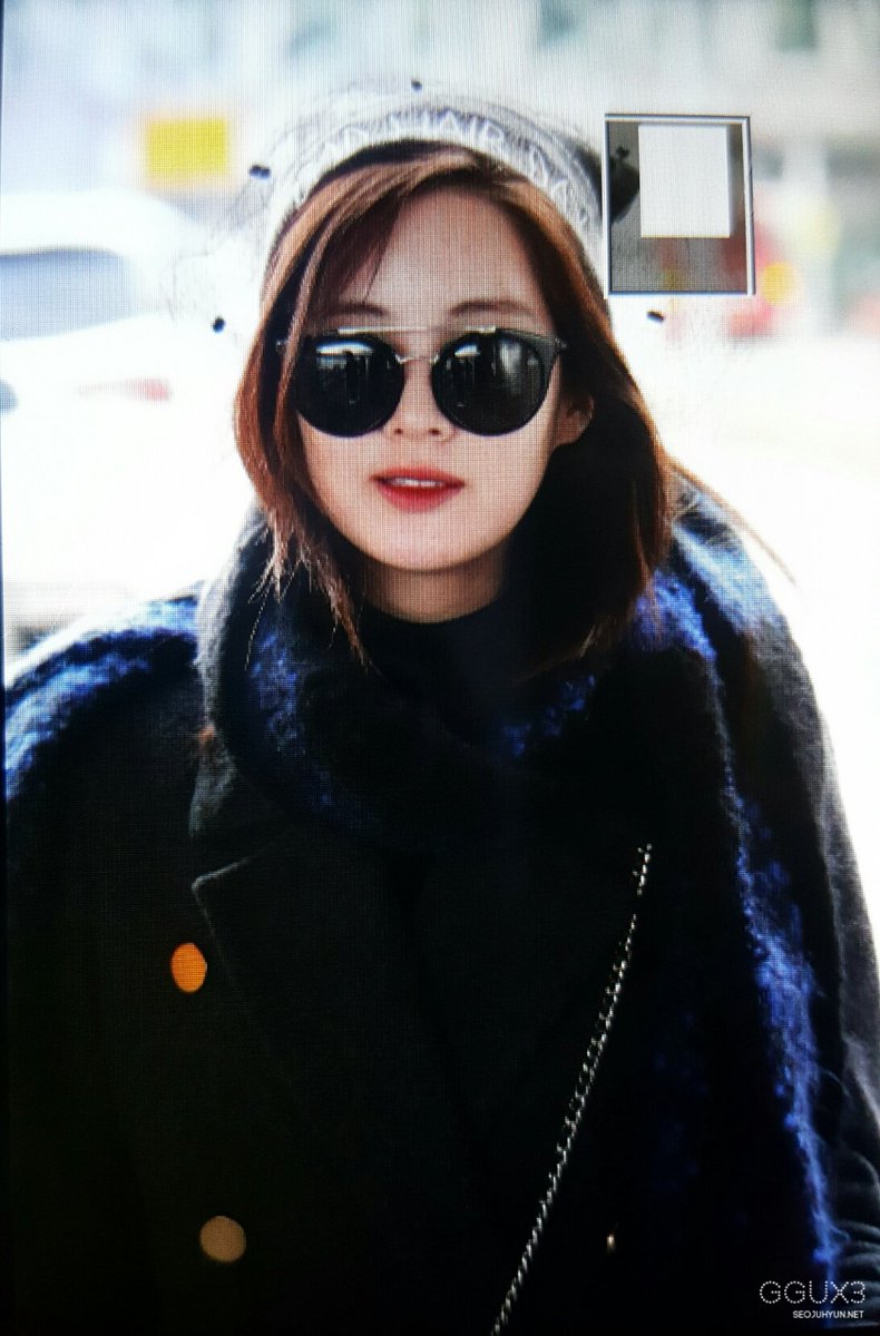 [PIC][12-11-2016]SeoHyun trở về Hàn Quốc vào hôm nay CxBe2hyVEAAbq5t