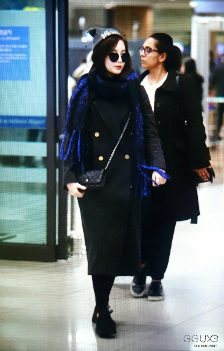 [PIC][12-11-2016]SeoHyun trở về Hàn Quốc vào hôm nay CxBen-HUAAA7UOU