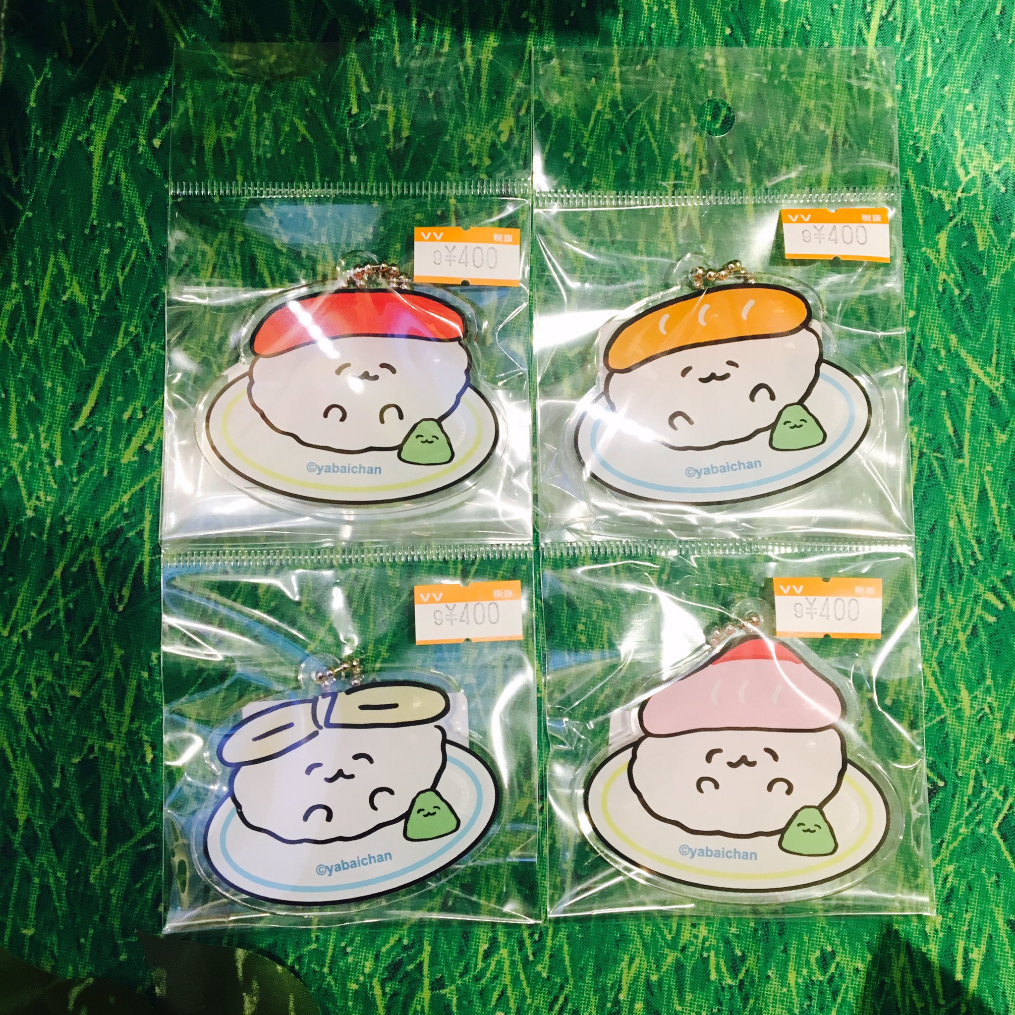 ヴィレッジヴァンガードルミネエスト新宿店 Twitterissa おしゅしだよ みんな おしゅしグッズがまた増えたよ ぷにぷにマスコット アクリルキーホルダー 本日からステッカープレゼント第2弾だよ おすしピープルのステッカーはまだ