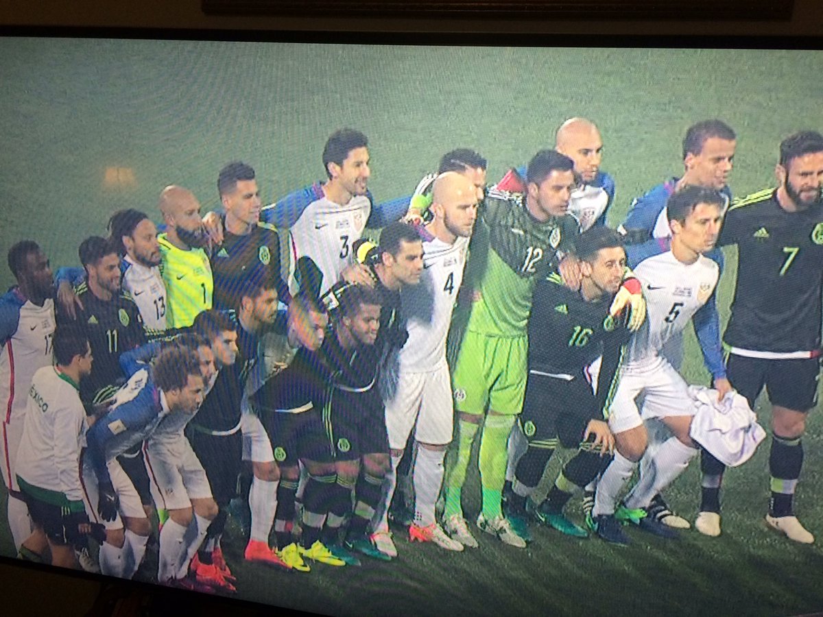 No Wall divide here, for #USAvMEX. But unity.