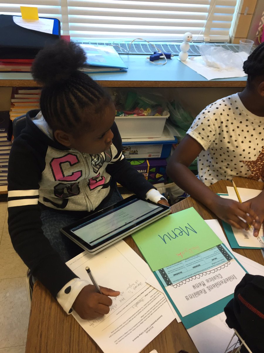 BDrannan's tweet photo. Students work on meaningful independent work in reading! #rethinkthenorm #smallgrouponly @jenifer_crisp https://t.co/od4wOX1Yrr