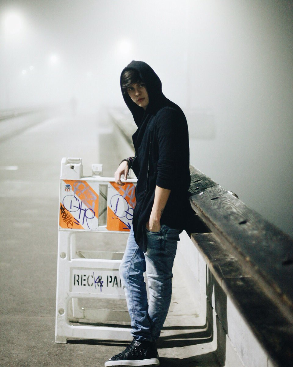 christophervele's tweet photo. Buenas noches! 🌚  #cncowners https://t.co/yGro1PeZJ2