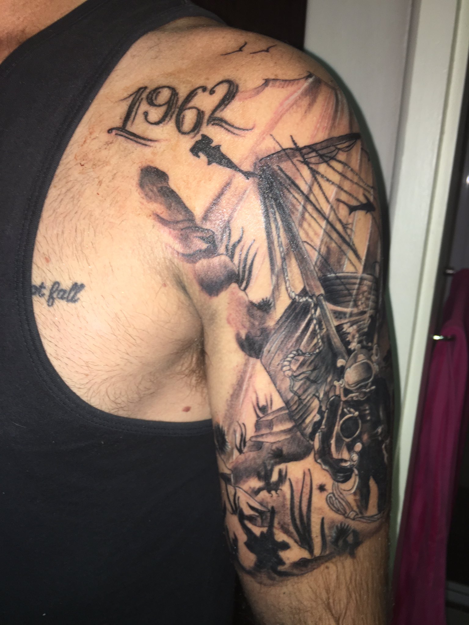 Frederick Pelser on Twitter: "#diver #ship #shipwreck #tattoo half #sleeve  #1962 https://t.co/d53G3ZI11B" / Twitter