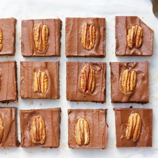sole_motive's tweet photo. This looks so good @realfoodpledge! Raw pecan choc slice! #eatclean #glutenfree #rawslice https://t.co/zQtg6fTwlH https://t.co/C78w4XFaRp